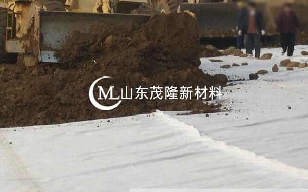 《齊齊哈爾垃圾填埋場》土工布、土工膜施工